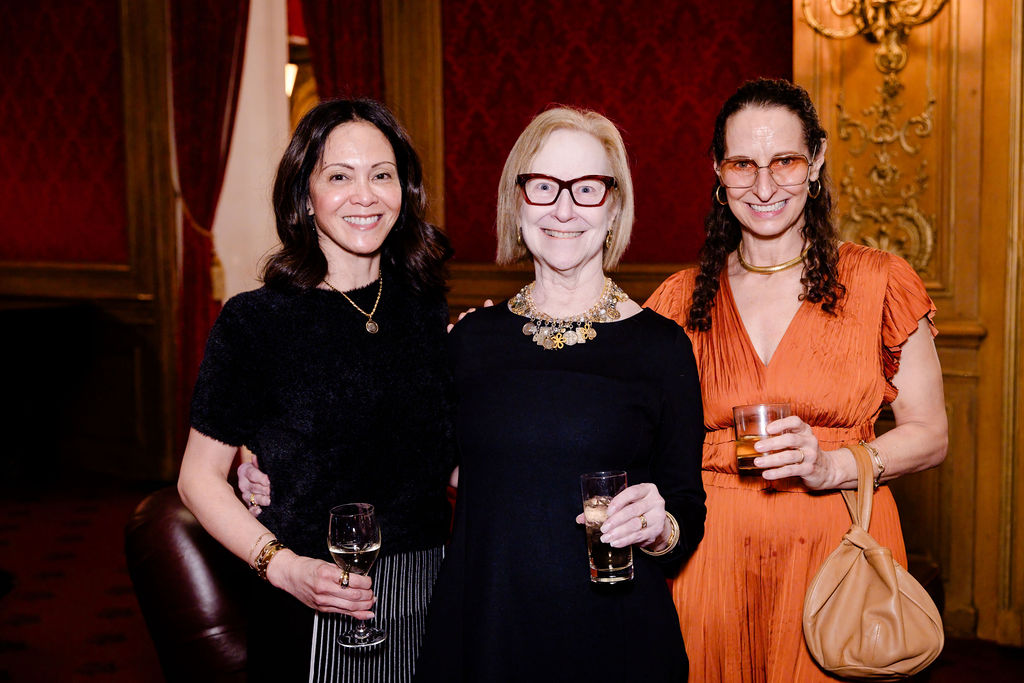 2026 MS Gala Tess Blythe, Audrey Goldsmith Kubie, and Alexandra Goldsmith Fallon.