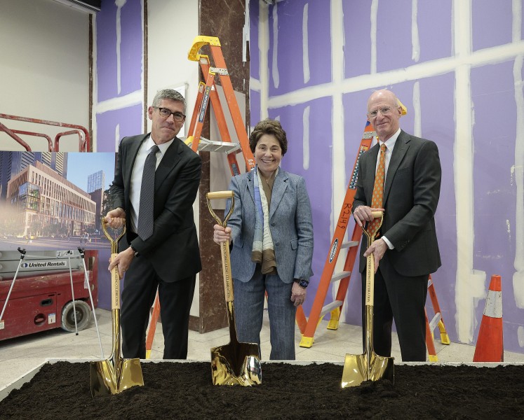 Mount Sinai CEO Brendan G. Carr, MD, MA, MS; Merryl H. Tisch, EdD, and James S. Tisch, Chairman Emeritus of the Mount Sinai Health System Boards of Trustees 